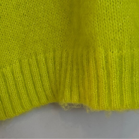 Wild Fable Women's V Neck Fuzzy Sweater Oversized Pullover Vibrant NWT Sz M - Picture 8 of 13